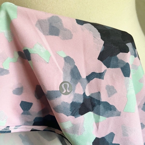 Lululemon Tank Top Women’s Size 6 Vent It Out Singlet Clouded Dreams Activewear - Picture 5 of 11